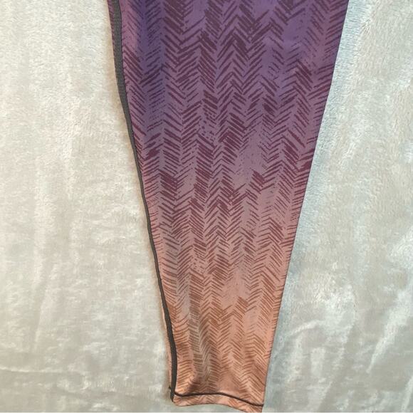 AR-33 Alpha High Rise Waist Ombré Leggings 7/8 Purple Women's Small - Picture 5 of 8